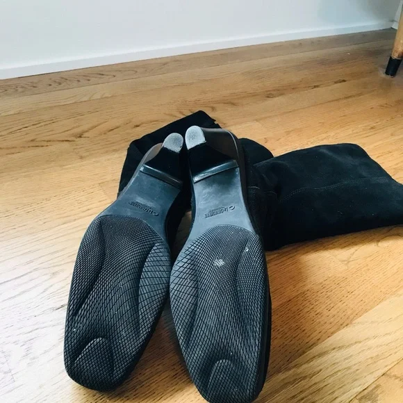 Black suede zip up boots in EUC - Picture 6 of 11